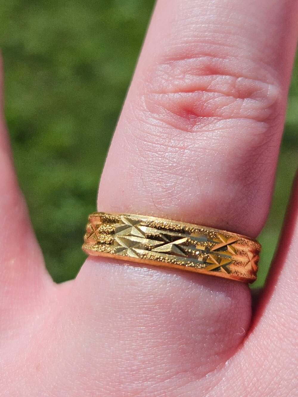 22K Yellow Gold Diamond Cut Wedding Band Ring 5mm Size 8